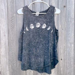 Flowy moon phase tank